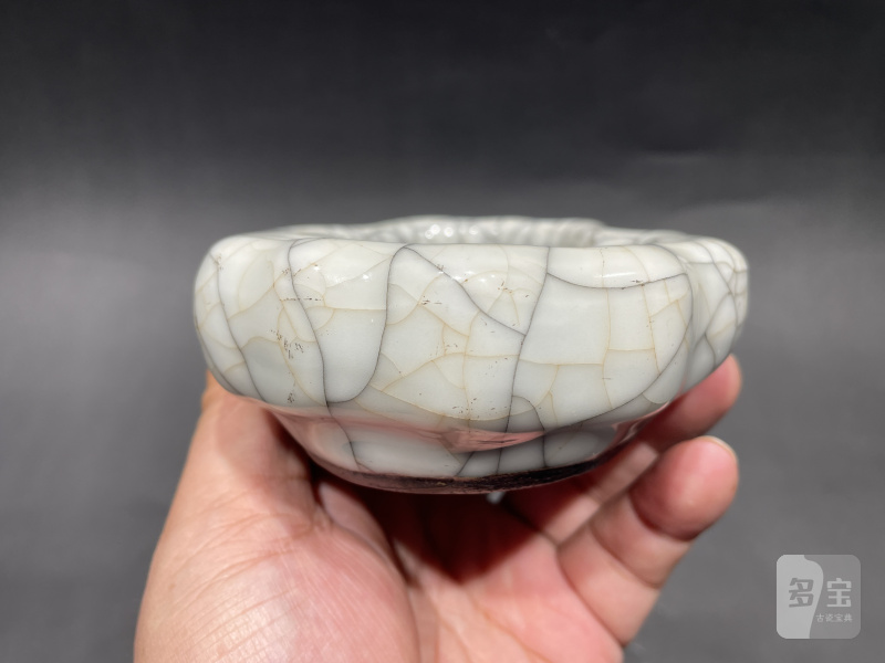 清乾隆 仿哥釉灵芝洗 - 图6